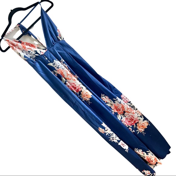 Backless summer dress - Picture 1 of 2